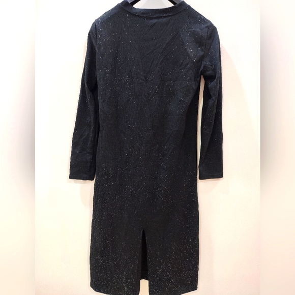 Black dress - Picture 3 of 4